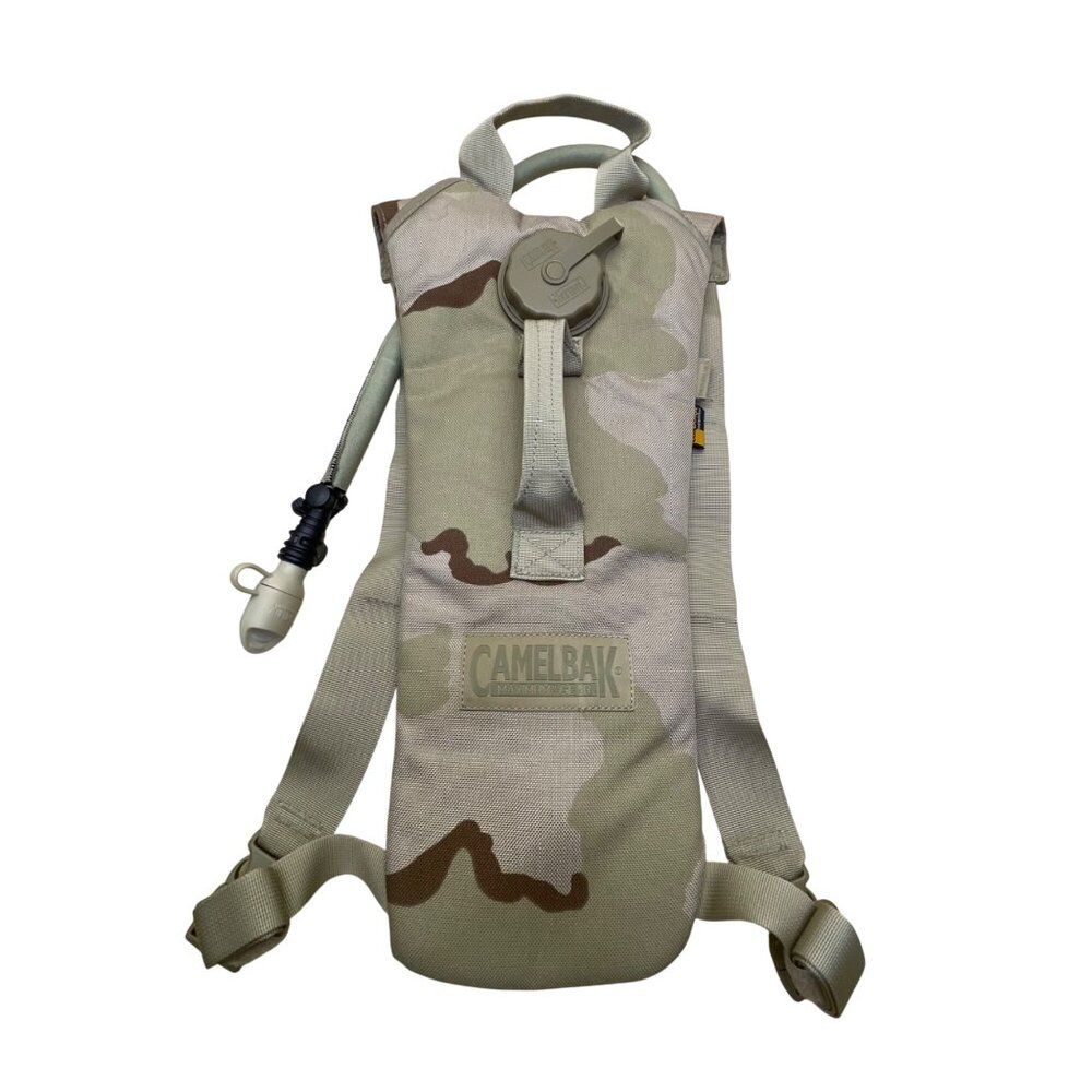 CamelBak Maximum Gear Desert Camo Nylon With Adjustable Straps Hydration Pack 3L